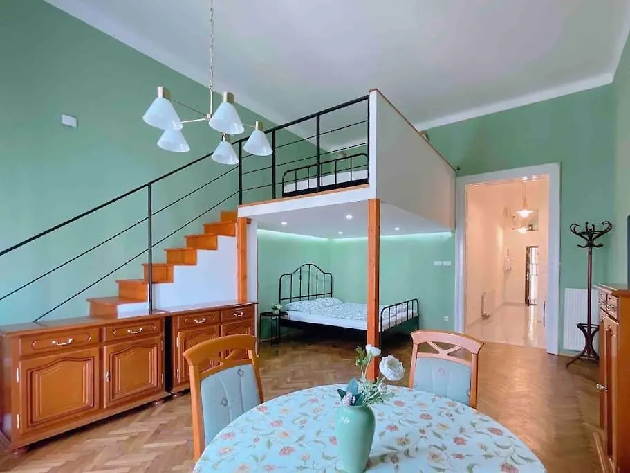 5 Downtown Vintage Apartment With Balcony Budapest Ungheria